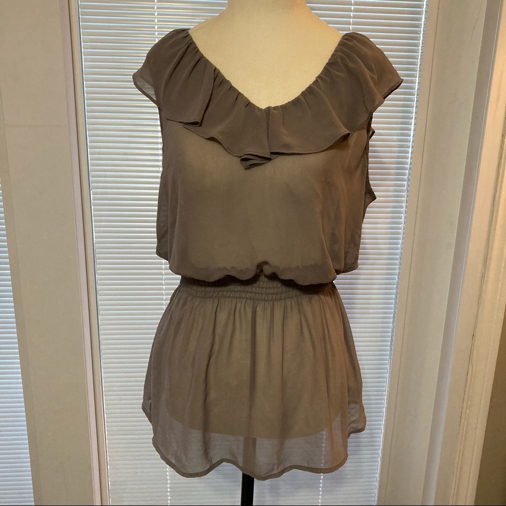 🌸5/$25🌸
 RW & Co. Size L Semi Sheer Grey Blouse